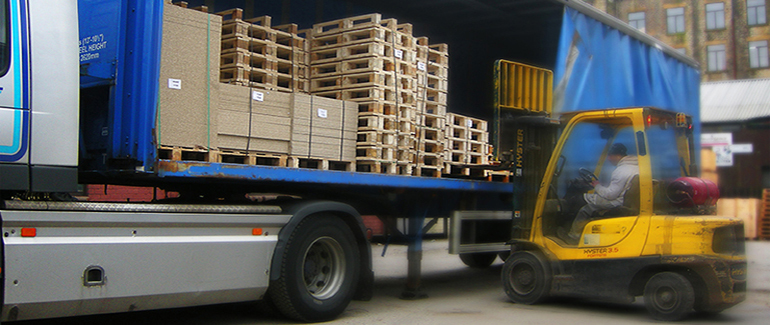 pallets crates packing cases distribution and delivery